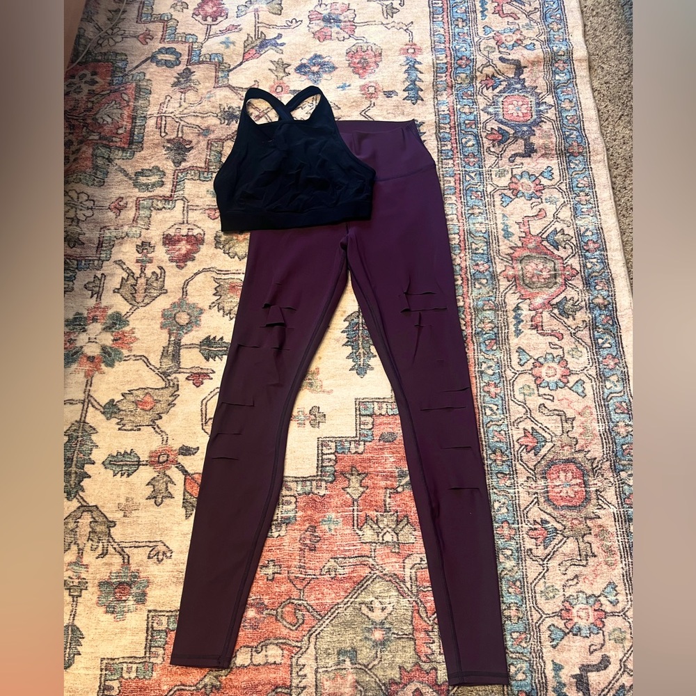 Size Small Alo Yoga Warrior Legging and Bra Set